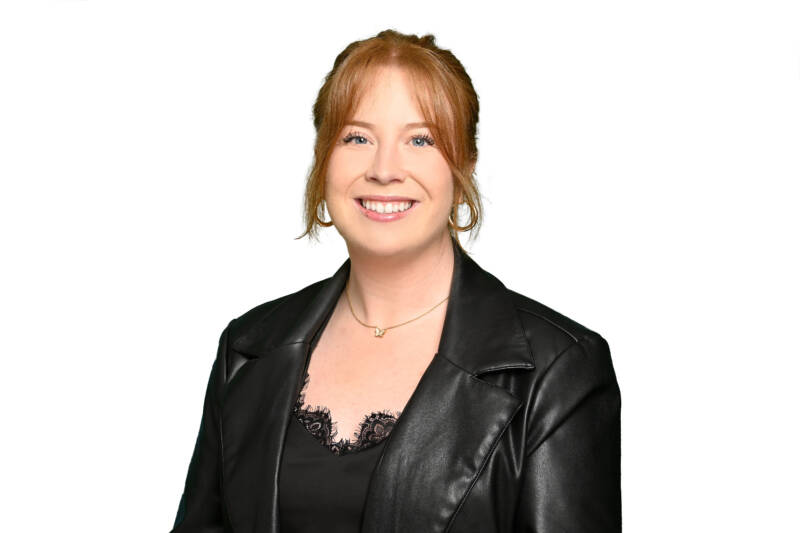 Facet Recruitment-recruiter-Mady MacIntyre left